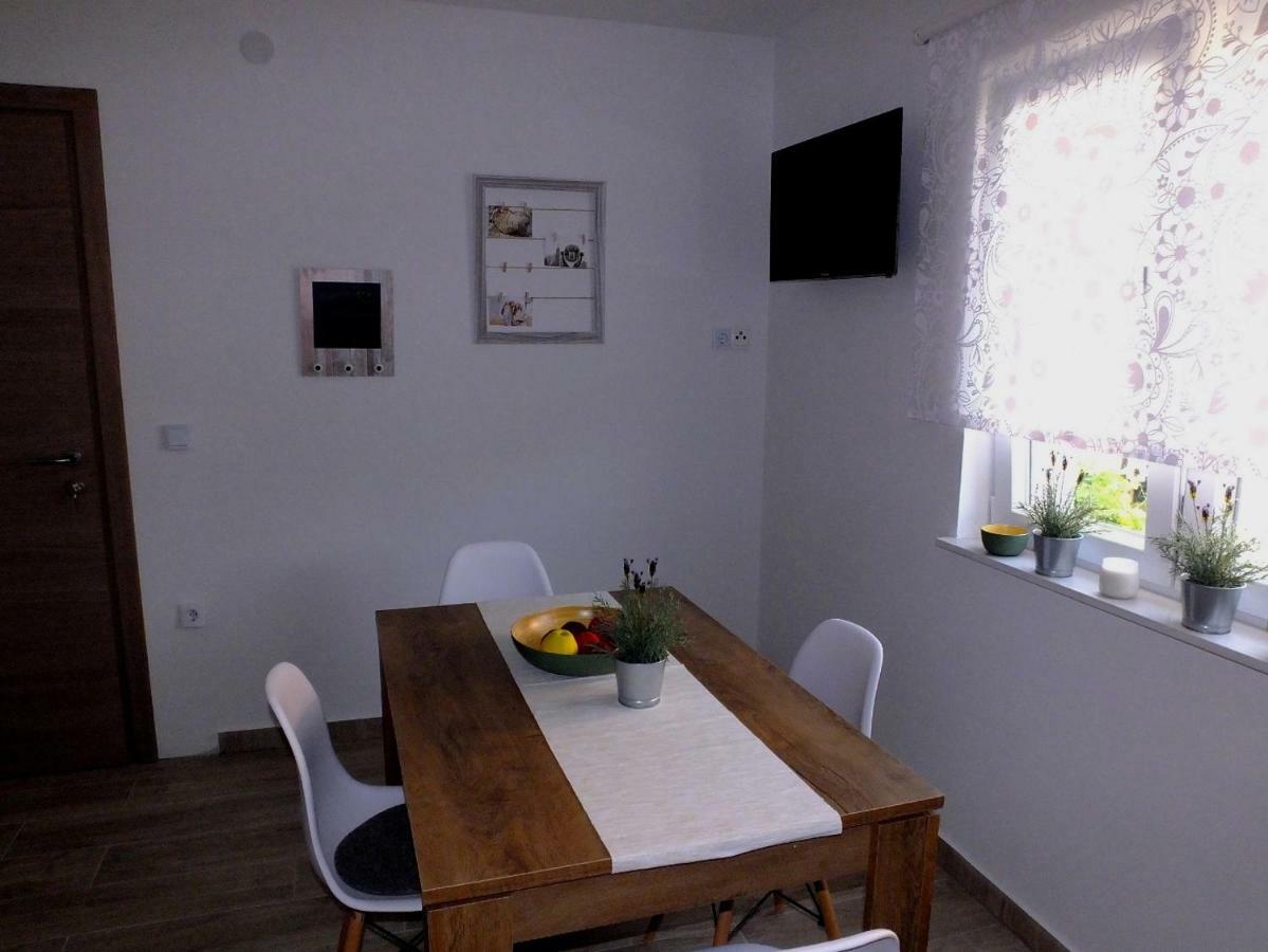 Apartmani Berno Starigrad Paklenica Exterior foto