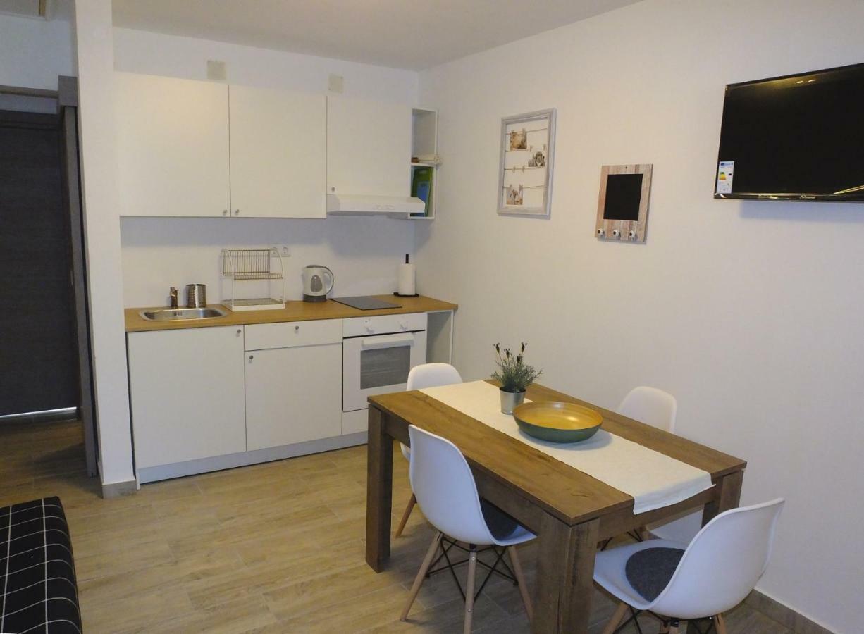 Apartmani Berno Starigrad Paklenica Exterior foto